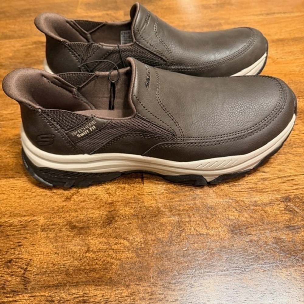 NEW Skechers Izaiah Hands Free Swift Fit Shoes MENS Brown Slip On Sneakers 8